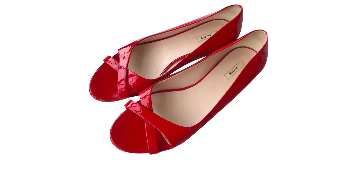 Bailarinas de charol rojo Miu Miu Roja 