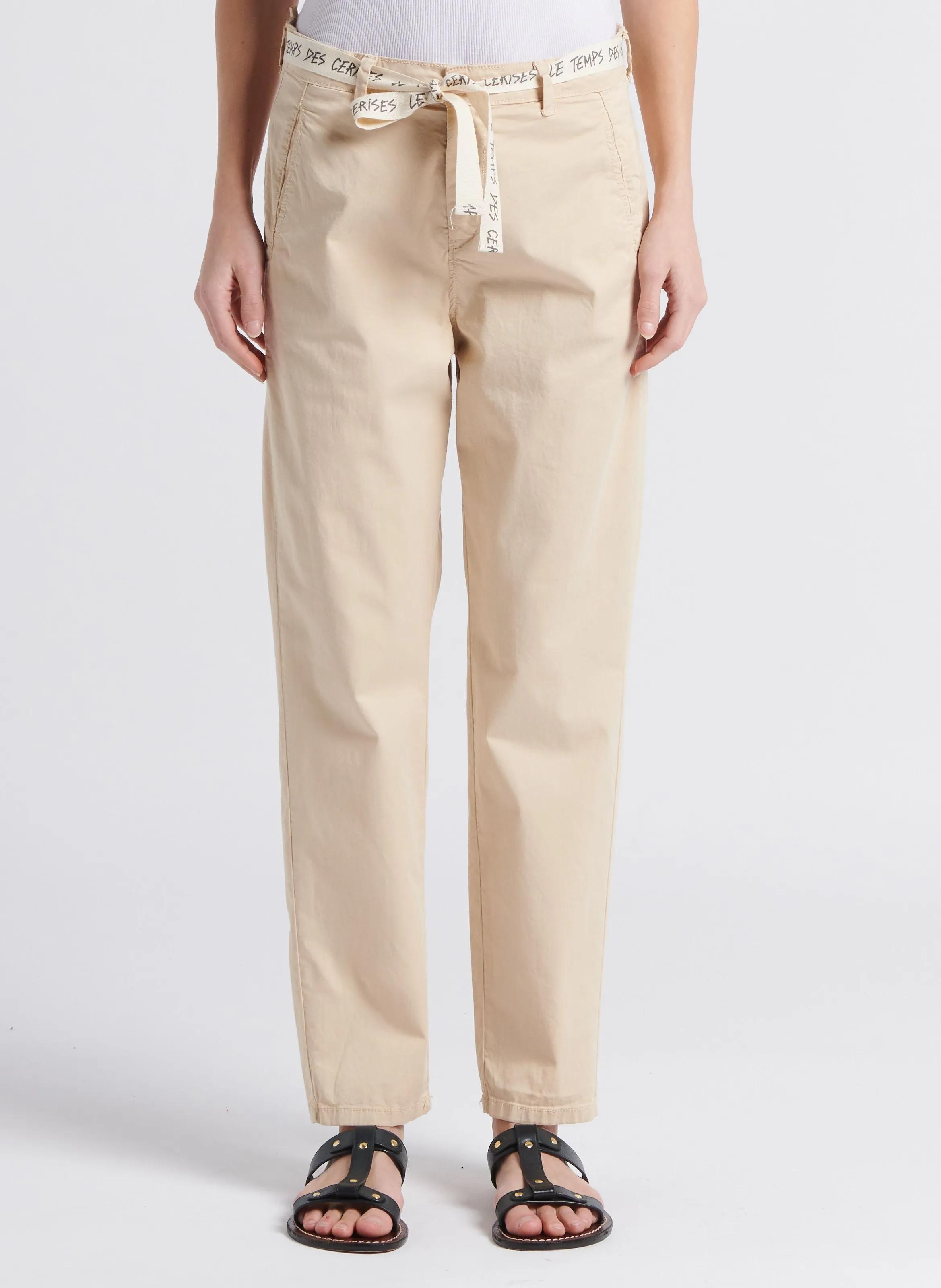 LE TEMPS DES CERISES ARLO - Pantalón tapered de talle alto con cinturón en blanco