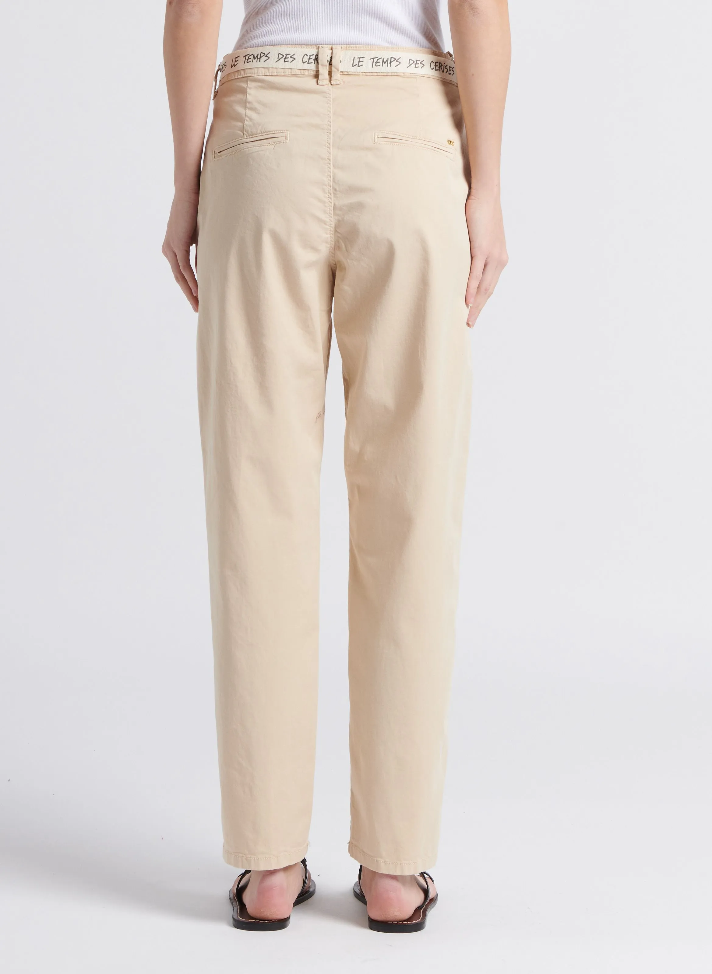 LE TEMPS DES CERISES ARLO - Pantalón tapered de talle alto con cinturón en blanco