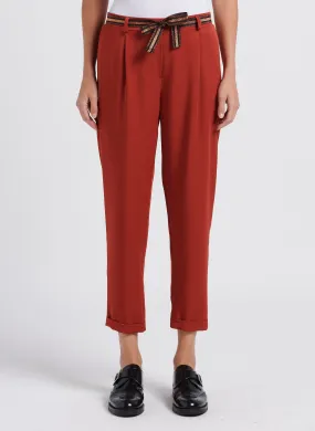 Pantalón ancho de talle alto con cinturón en rojo